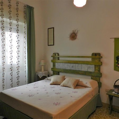 Casa Corte Con Terrazza Taviano  Exteriör bild