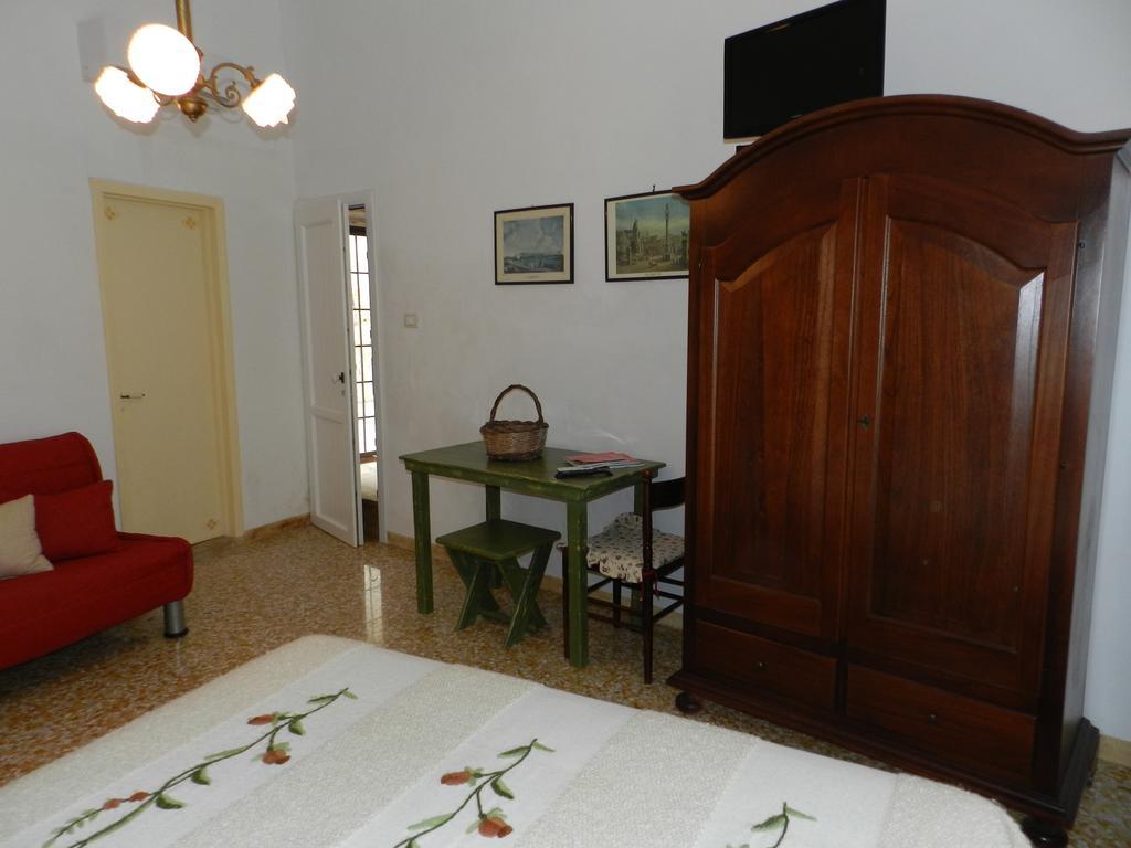 Casa Corte Con Terrazza Taviano  Exteriör bild