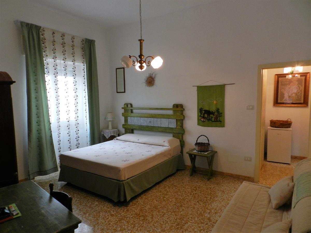 Casa Corte Con Terrazza Taviano  Exteriör bild